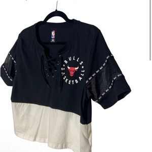 Chicago Bulls Crop Top Women’s Size M fun fan gear!